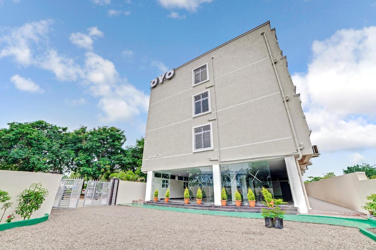 Vaccinated Staff- Oyo Flagship 60526 Five Star Grand Shamshabad Exterior photo