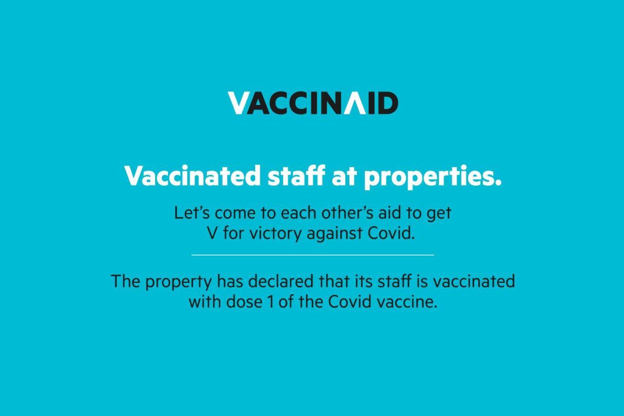 Vaccinated Staff- Oyo Flagship 60526 Five Star Grand Shamshabad Exterior photo